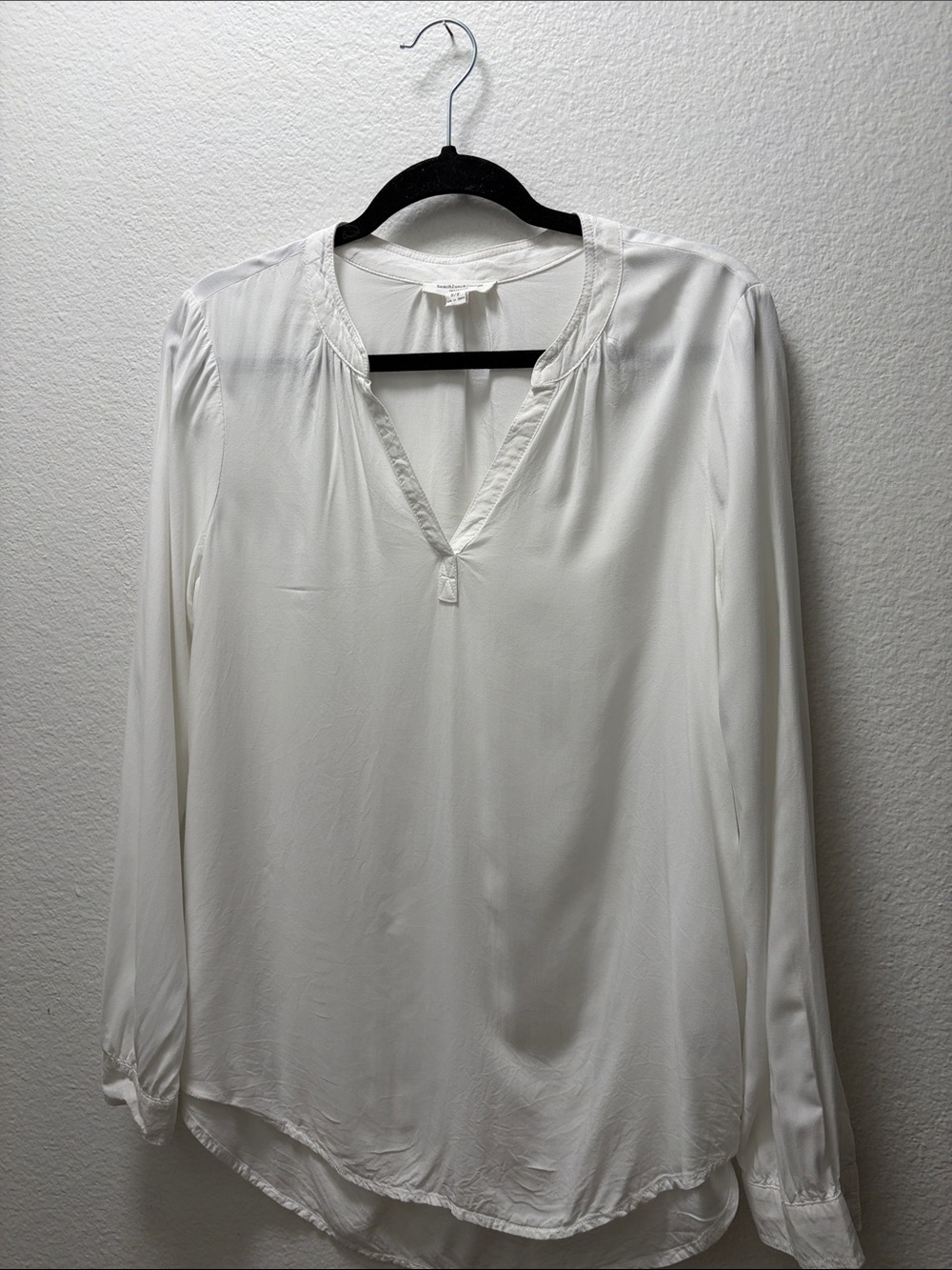 beachlunchlounge White V-Neck Long Sleeve Blouse